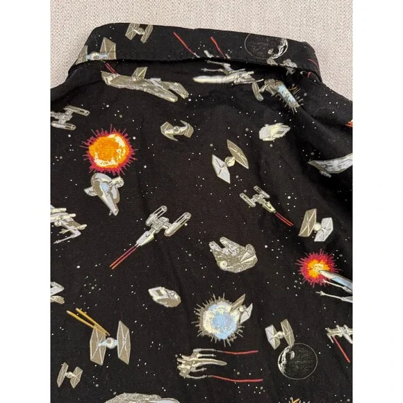 Star Wars Disney Parks Shirt Mens M Black AOP Millennium Falcon Hawaiian Button - Picture 8 of 8